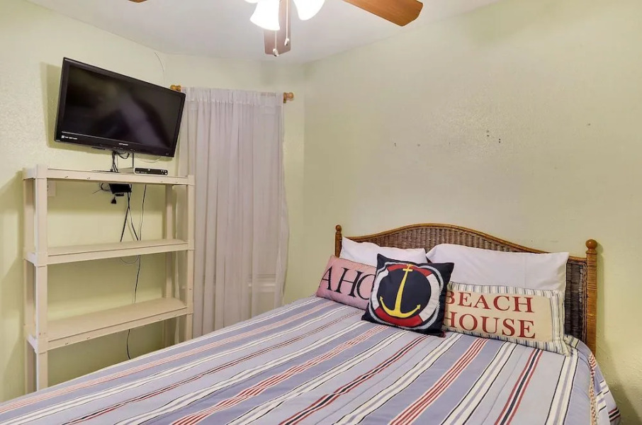 Ahoy Mateys 1 Br condo by RedAwning