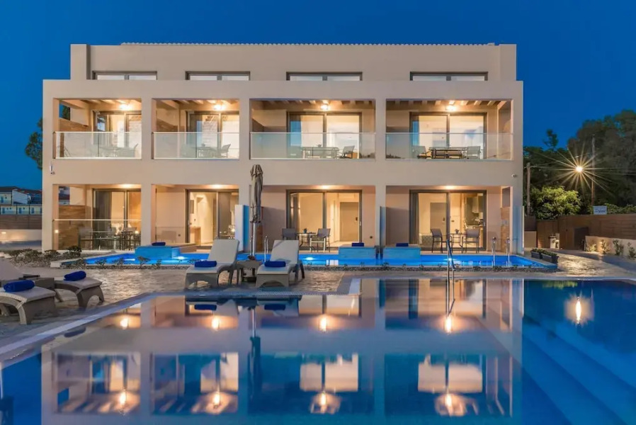 Mystique Luxury Suites & Maisonettes