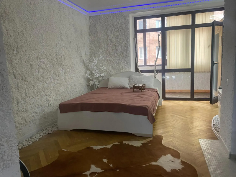 Mr&Mrs (Мисс и Мистер)