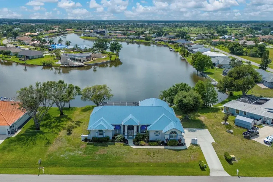 Poolside Bliss & Lake Fun: Florida Getaway!