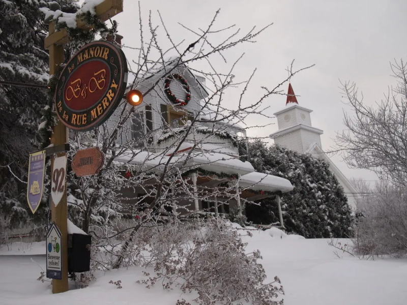 Au Manoir de la rue Merry