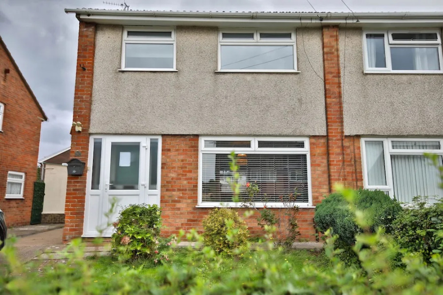 Spacious 3 Bedroom House in Barry