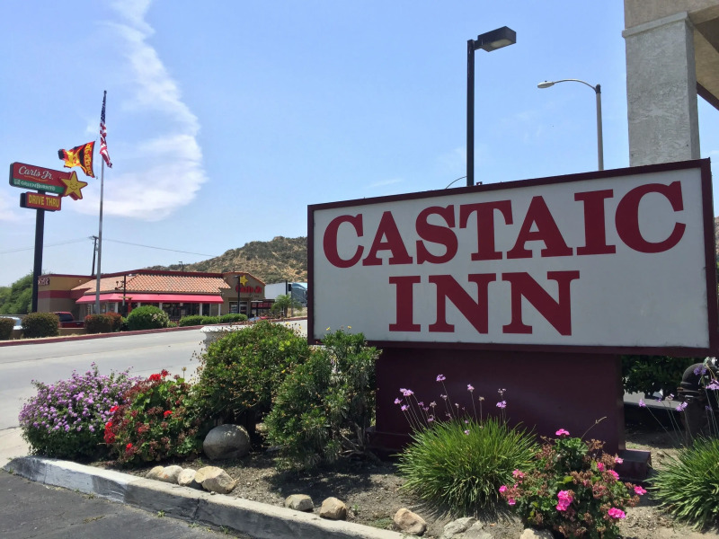 Castaic Inn Near Six Flags Magic Mountain