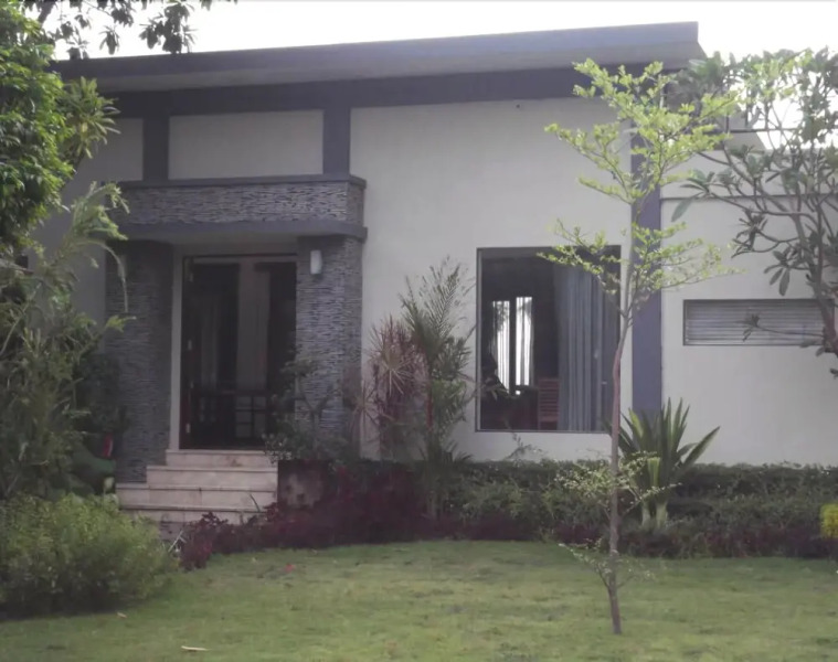 Villa Indah Batu Layar