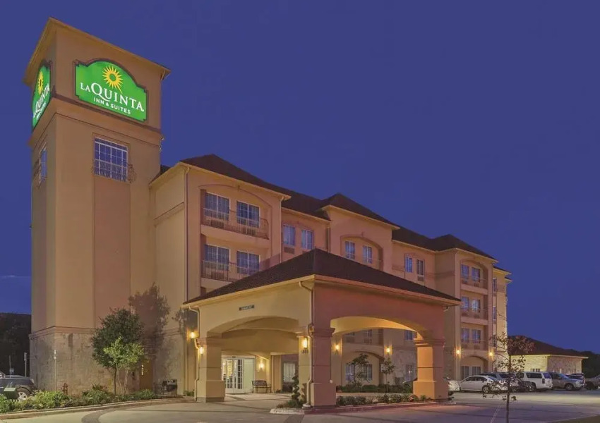 La Quinta Inn & Suites By Wyndham Dfw Airport West - Bedford