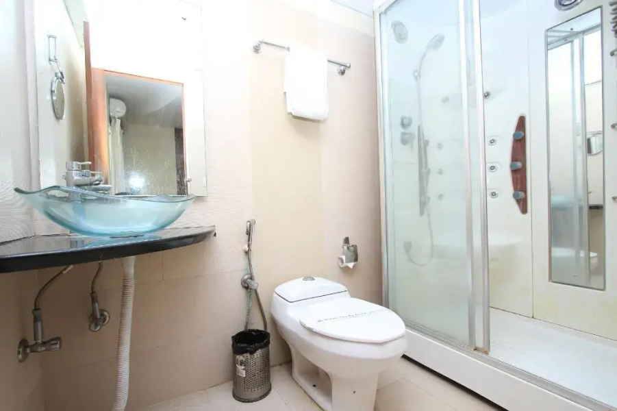 The Grand Plaza Hotel by OYO Rooms