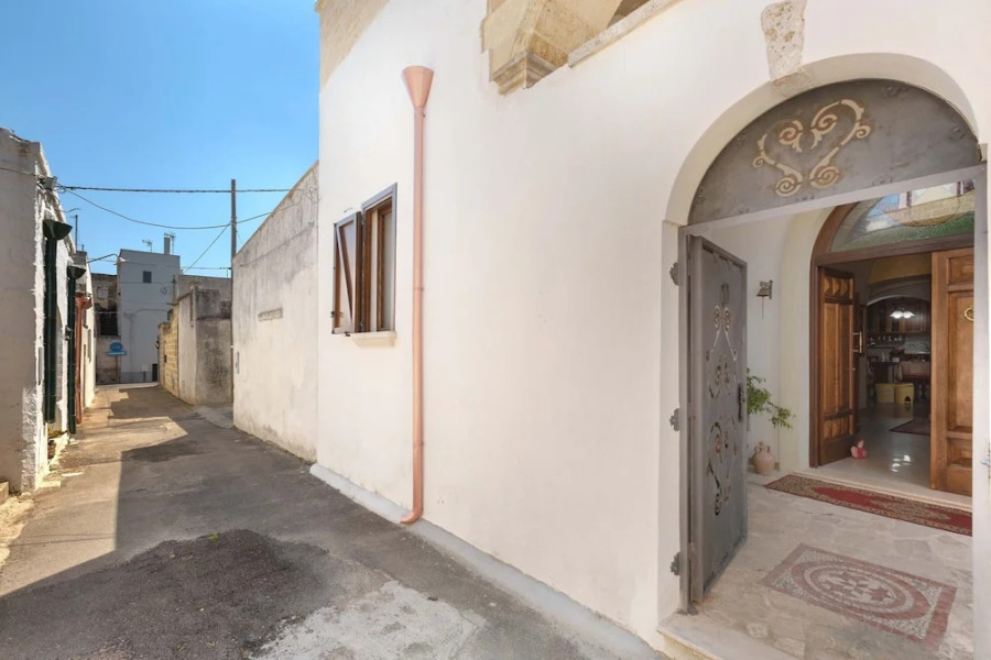 2498 Villa Raffaella by Barbarhouse