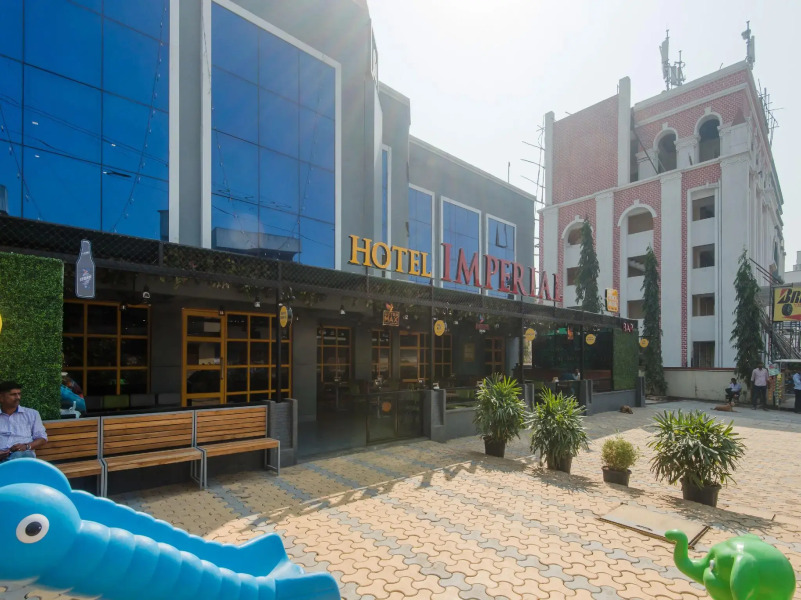 OYO 13857 Hotel Imperial