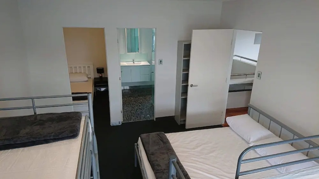 Paradise Escapes - 001