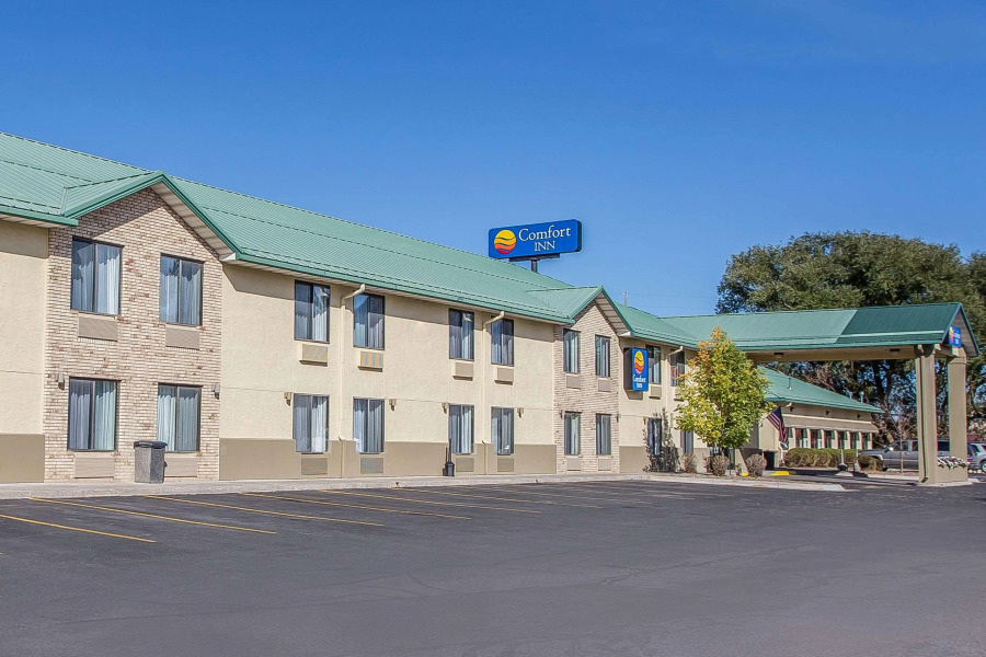Yellowstone River Inn & Suites