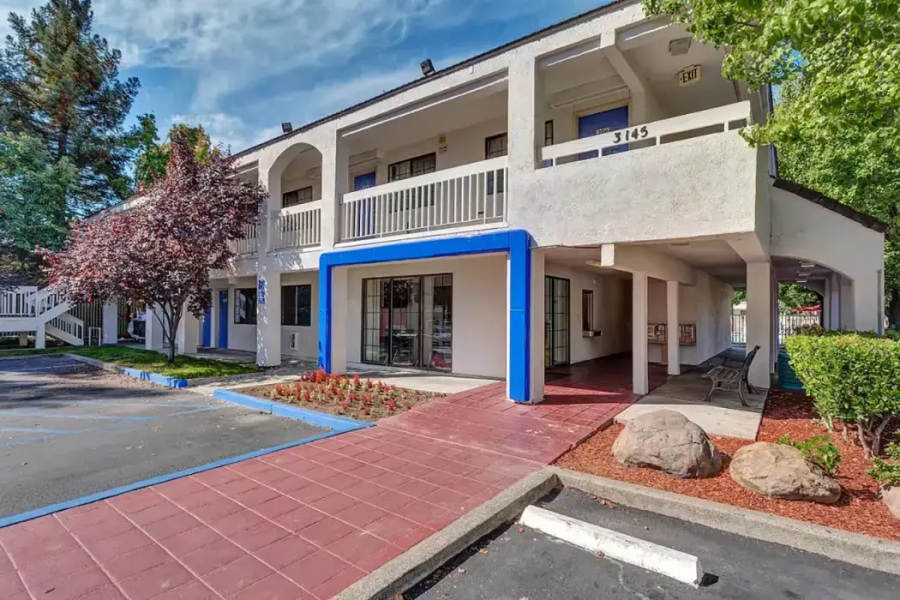 Super 8 by Wyndham Santa Rosa North