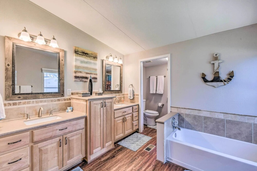 Lakefront Granbury Home, Boat Dock On-site!