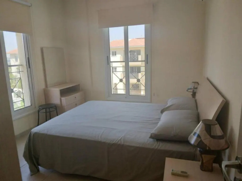 2 bedroom apartment with communal pool and roof garden