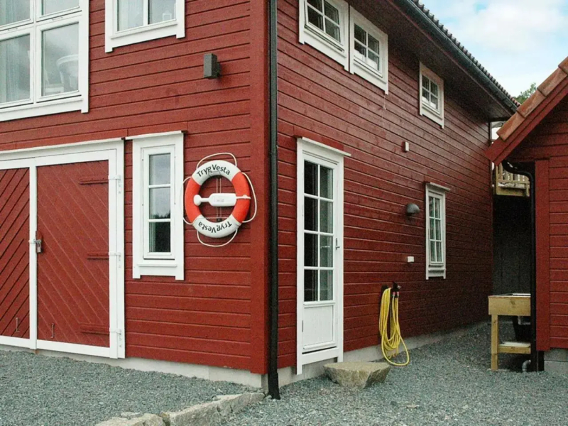 Four-Bedroom Holiday home in Urangsvåg