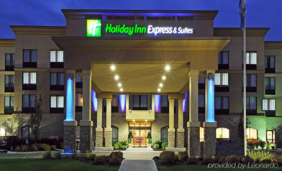 Holiday Inn Express & Suites Belleville by IHG