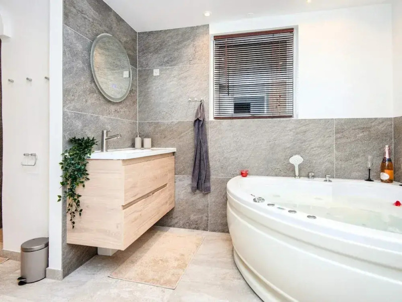 Fantastic Holiday Home with Bay View near Knebel