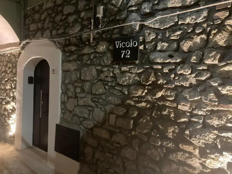 Vicolo72