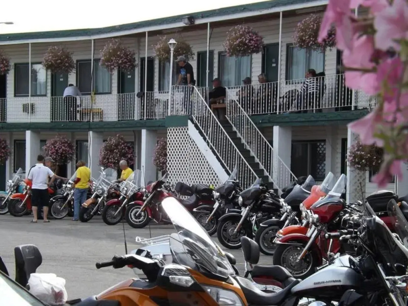 Kootenay Country Inn