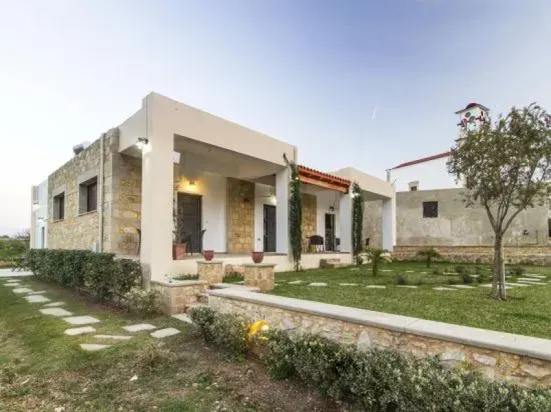 Agarathos Traditional Rooms With Pool