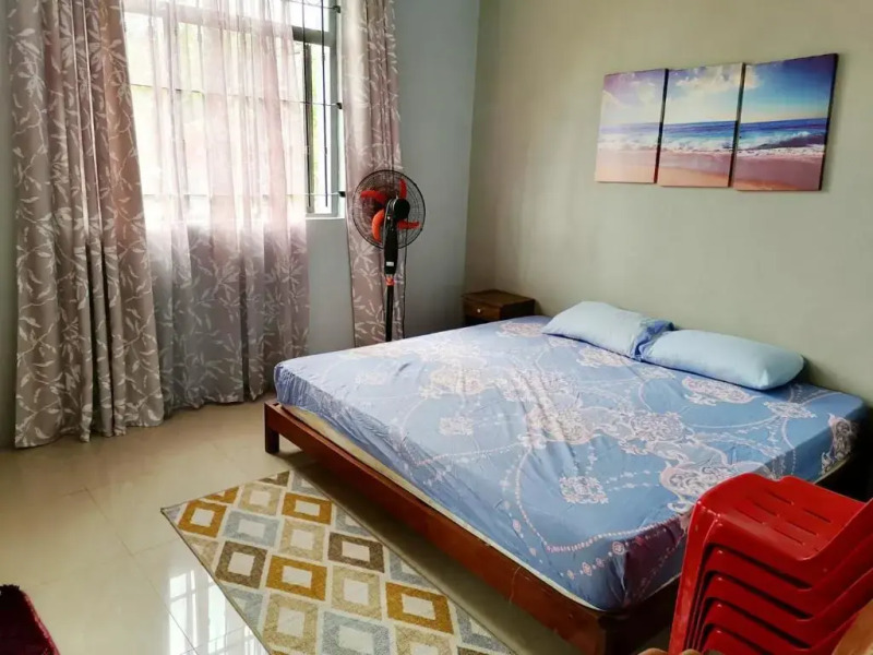 5 bedrooms house with enclosed garden and wifi at Plaine Magnien 5 km away from the beach