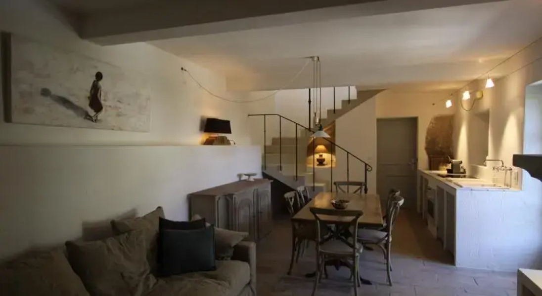 Provence Secrète-Maison Provencale de Hameau