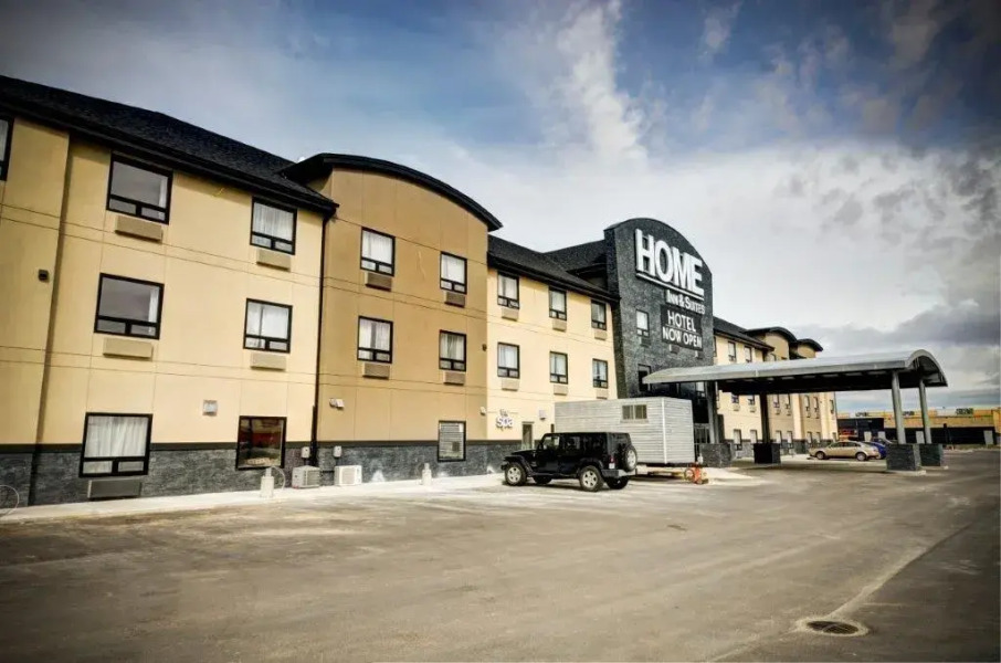 Home Inn and Suites Regina Airport