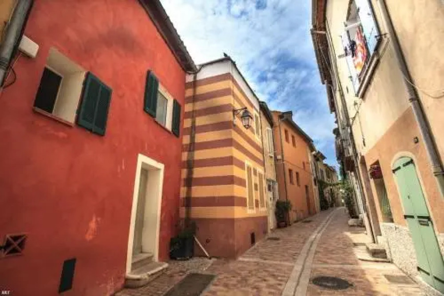 HOME CASSIS. Little Cassis