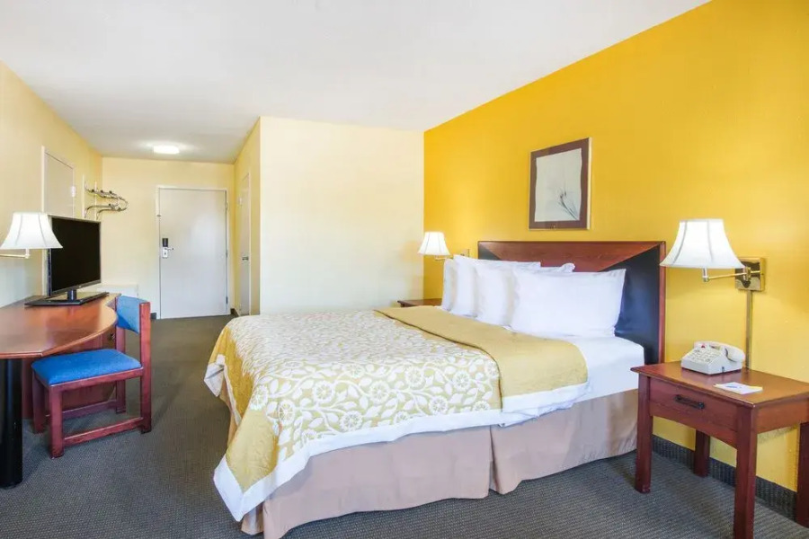 Days Inn By Wyndham Milan Sandusky South