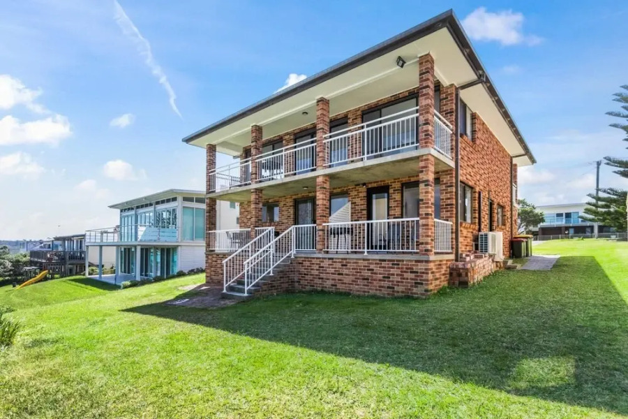 67 South Pacific Crescent - Studio Apartment