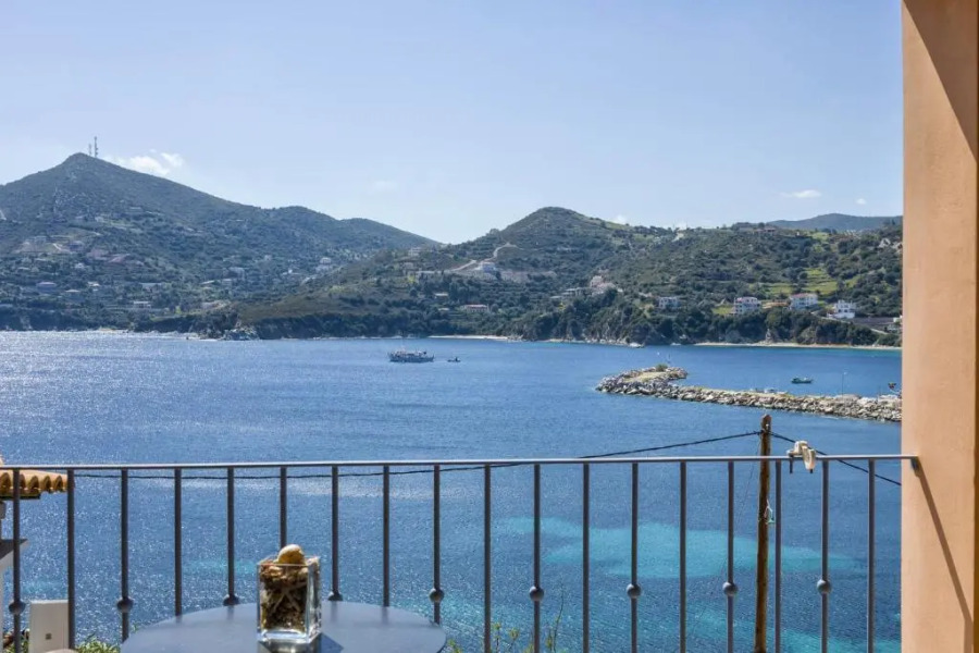 Niovi Seaview Apartments