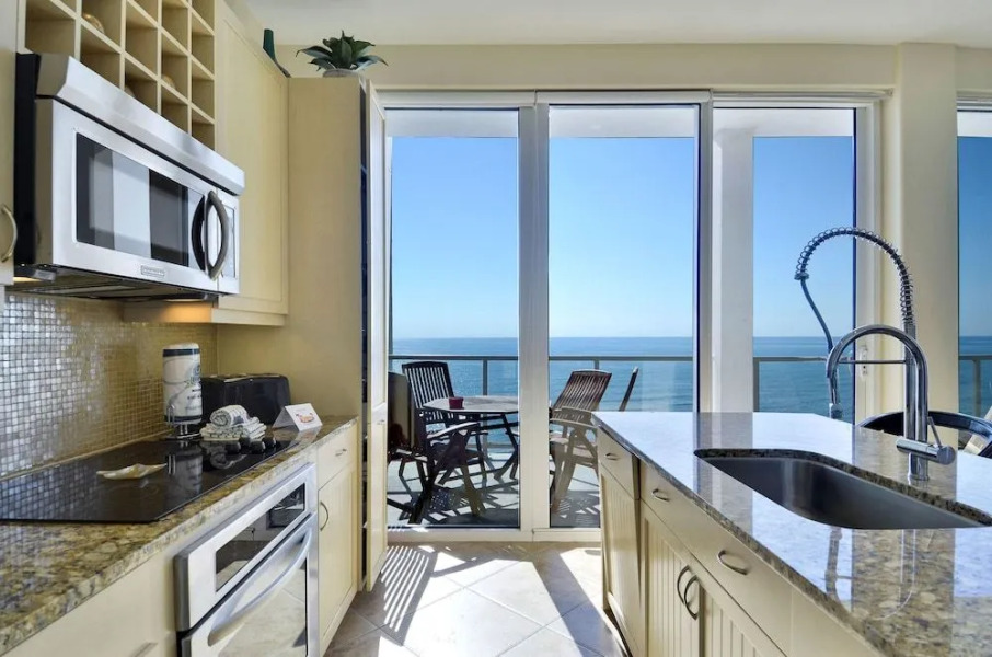 Diamond Beach 603 3 Br condo by RedAwning