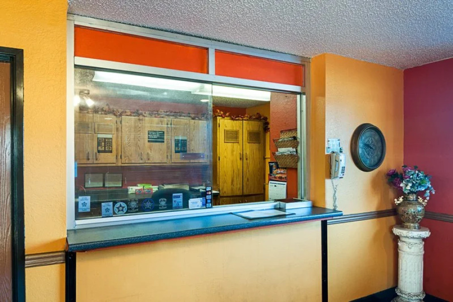 Rodeway Inn Benton Harbor