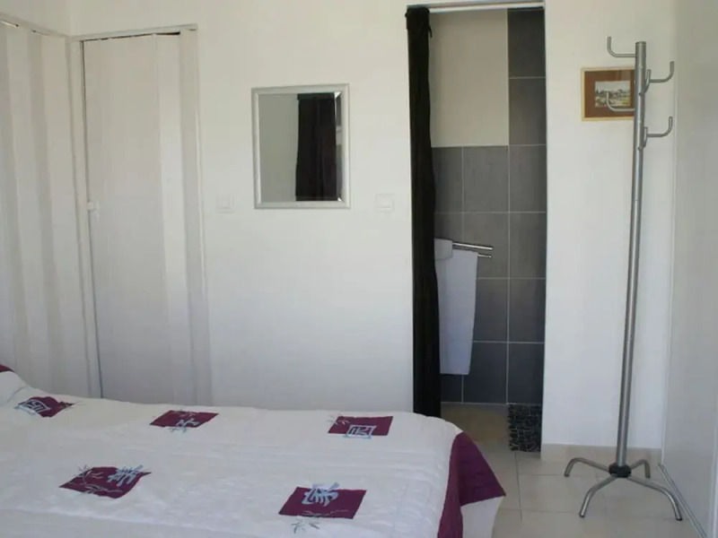 Charming Holiday Home in Robion With Swimming Pool