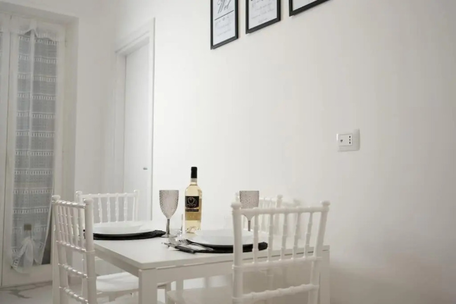 NewLife 8.15 Holiday Home Black