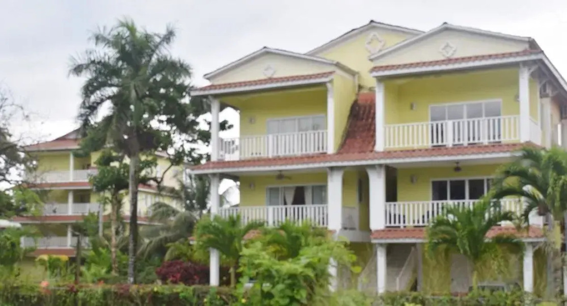 Jardines Vista del Mar Condos