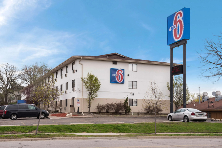Motel 6 Saint Paul, MN - I-94
