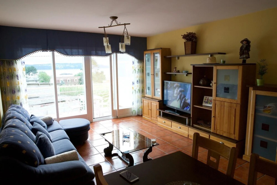 House With 3 Bedrooms in Miño, With Wonderful sea View, Pool Access an