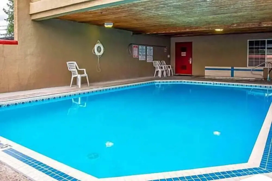 Rose City Inn and Suites