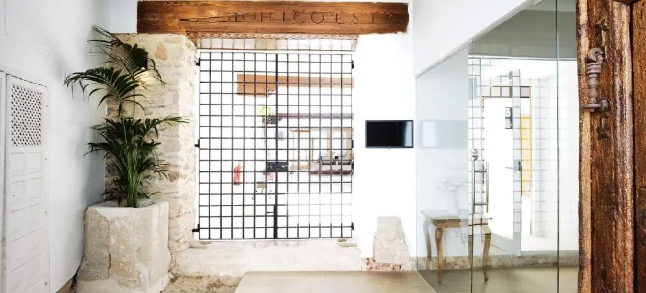 MANZANO PALACE. Habitaciones y Suites 30 m2 en la Plaza Mayor