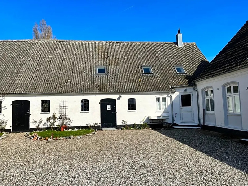 Apartment Ruhetgaard Bed & kitchen