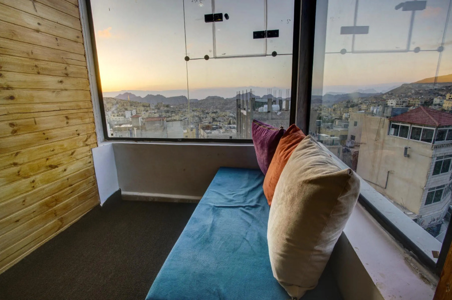 Petra Capsule Hostel