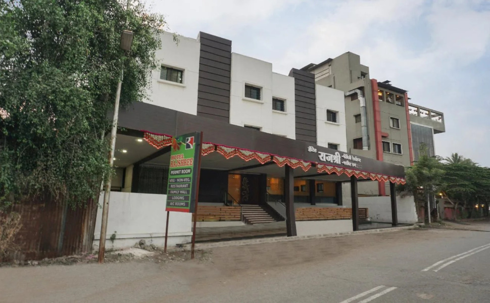 Hotel Rajshree By OYO Rooms