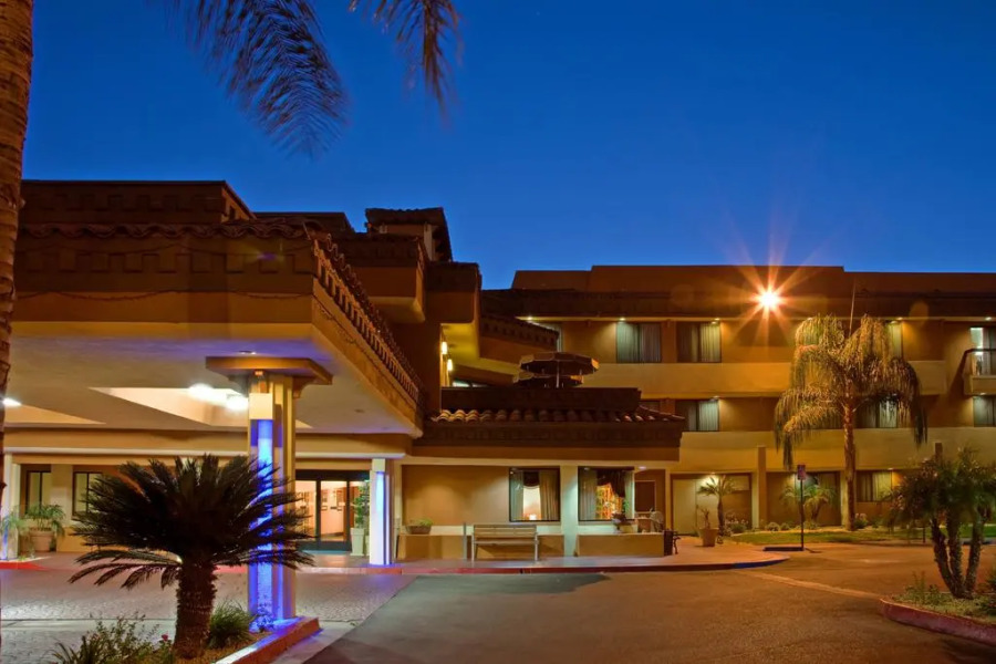 Holiday Inn Express Moreno Valley - Lake Perris