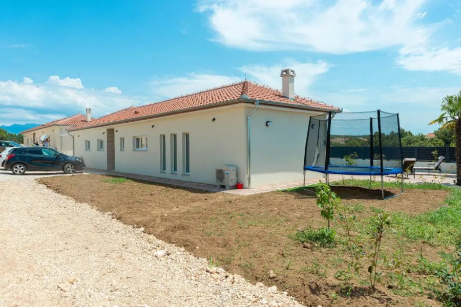 Luxury villa with pool near the beach 2