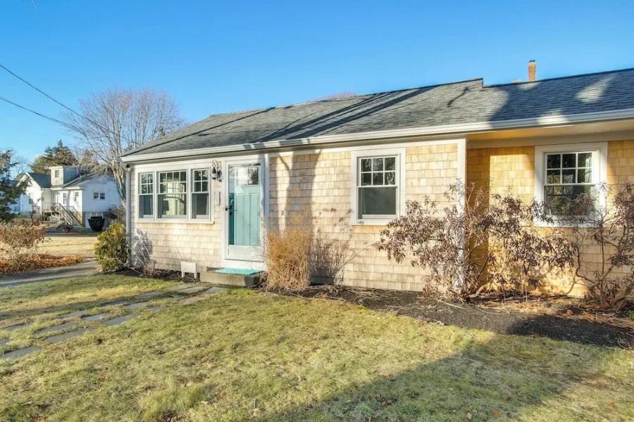 Walk to Monument Beach: Cape Cod Cottage w/ Grill