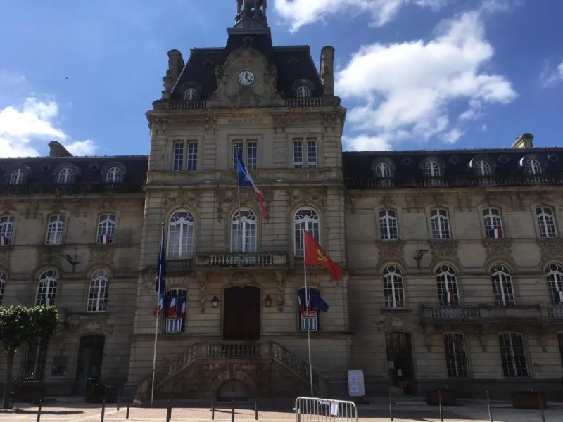 Grand F2 refait à neuf, Plein coeur Centre Ville