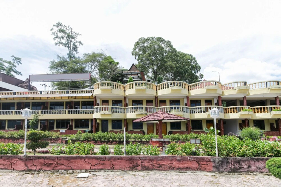 Airy Sipora Pora 4 Parapat