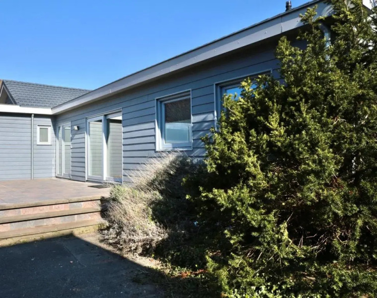 Cottage On The Canal