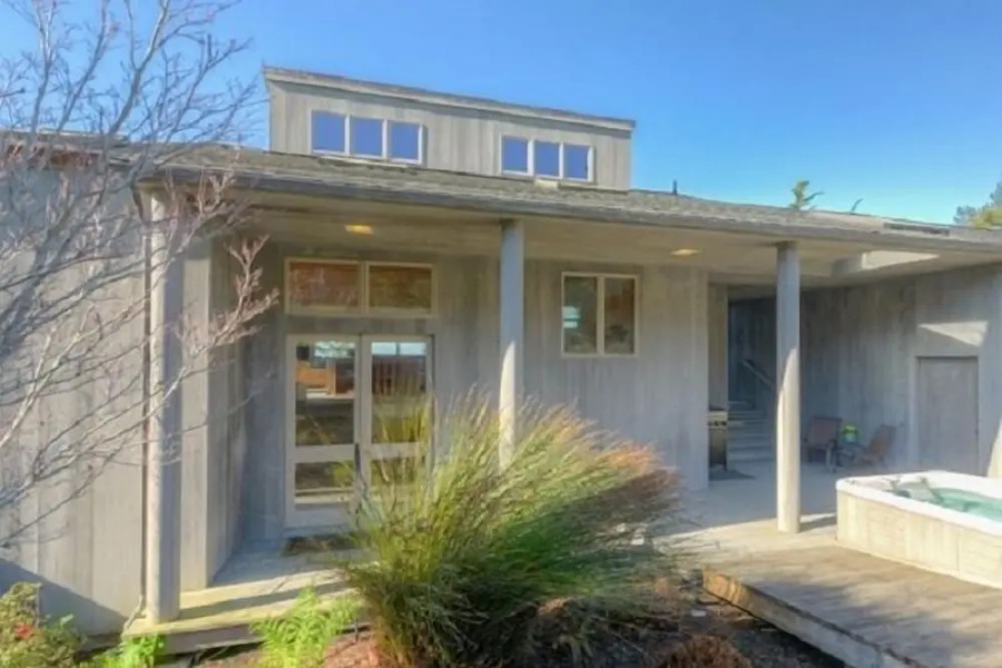 Moonshadow 3 Br home by RedAwning