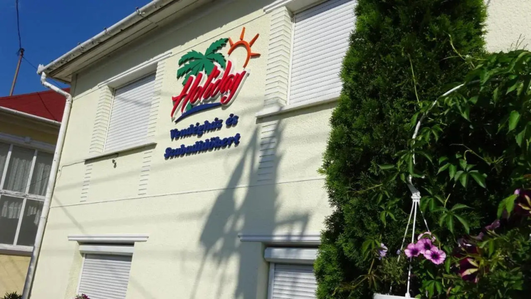 Holiday Vendégház és Szabadidőkert